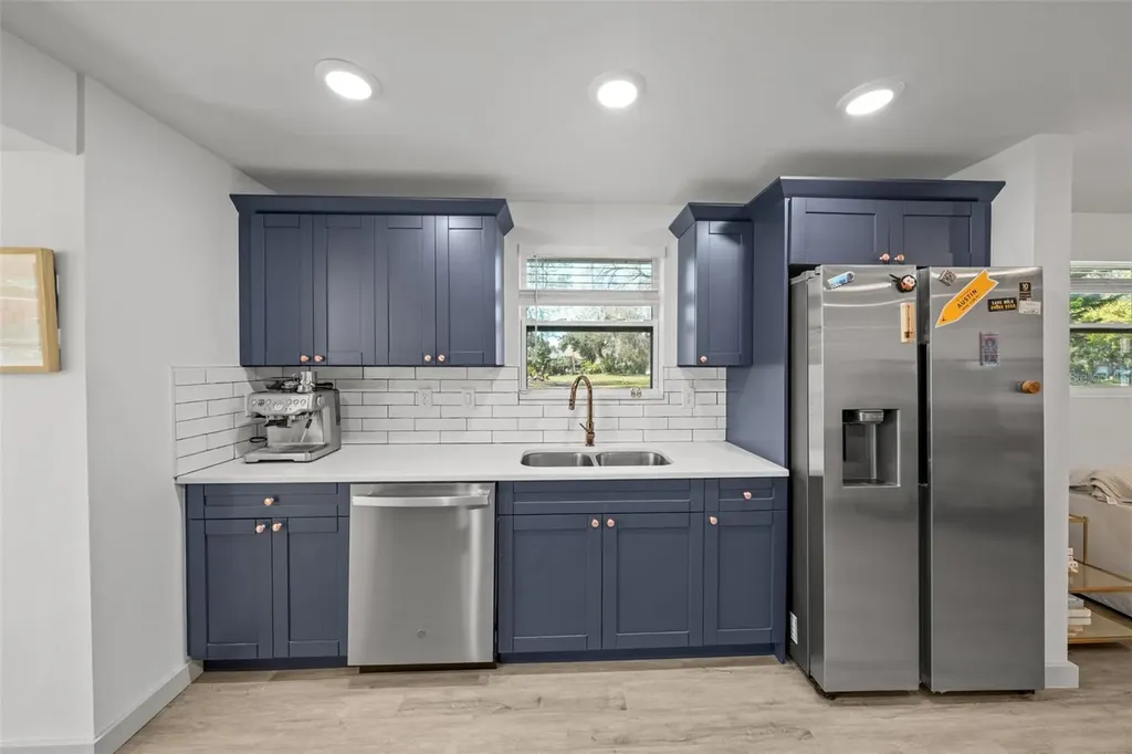 1801 E Knollwood Street Tampa FL 33610