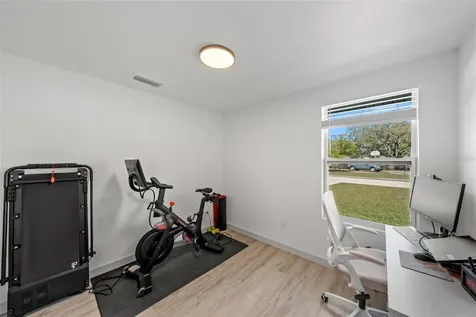 1801 E Knollwood Street Tampa FL 33610