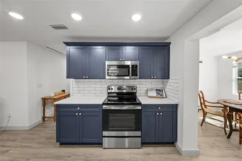1801 E Knollwood Street Tampa FL 33610