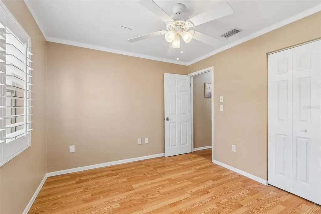 1105 E Oakwood Street Tarpon Springs FL 34689