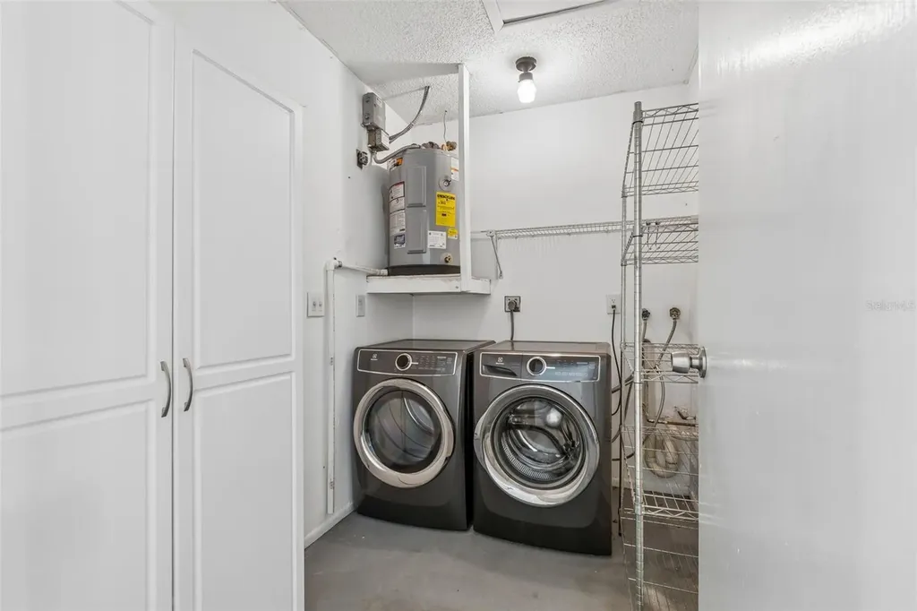 1105 E Oakwood Street Tarpon Springs FL 34689