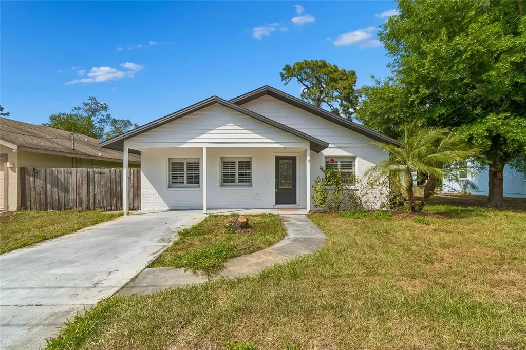 1105 E Oakwood Street Tarpon Springs FL 34689