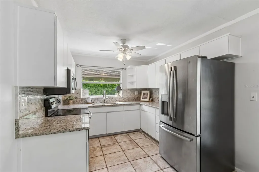 1105 E Oakwood Street Tarpon Springs FL 34689