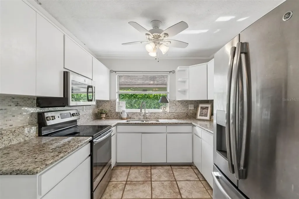 1105 E Oakwood Street Tarpon Springs FL 34689