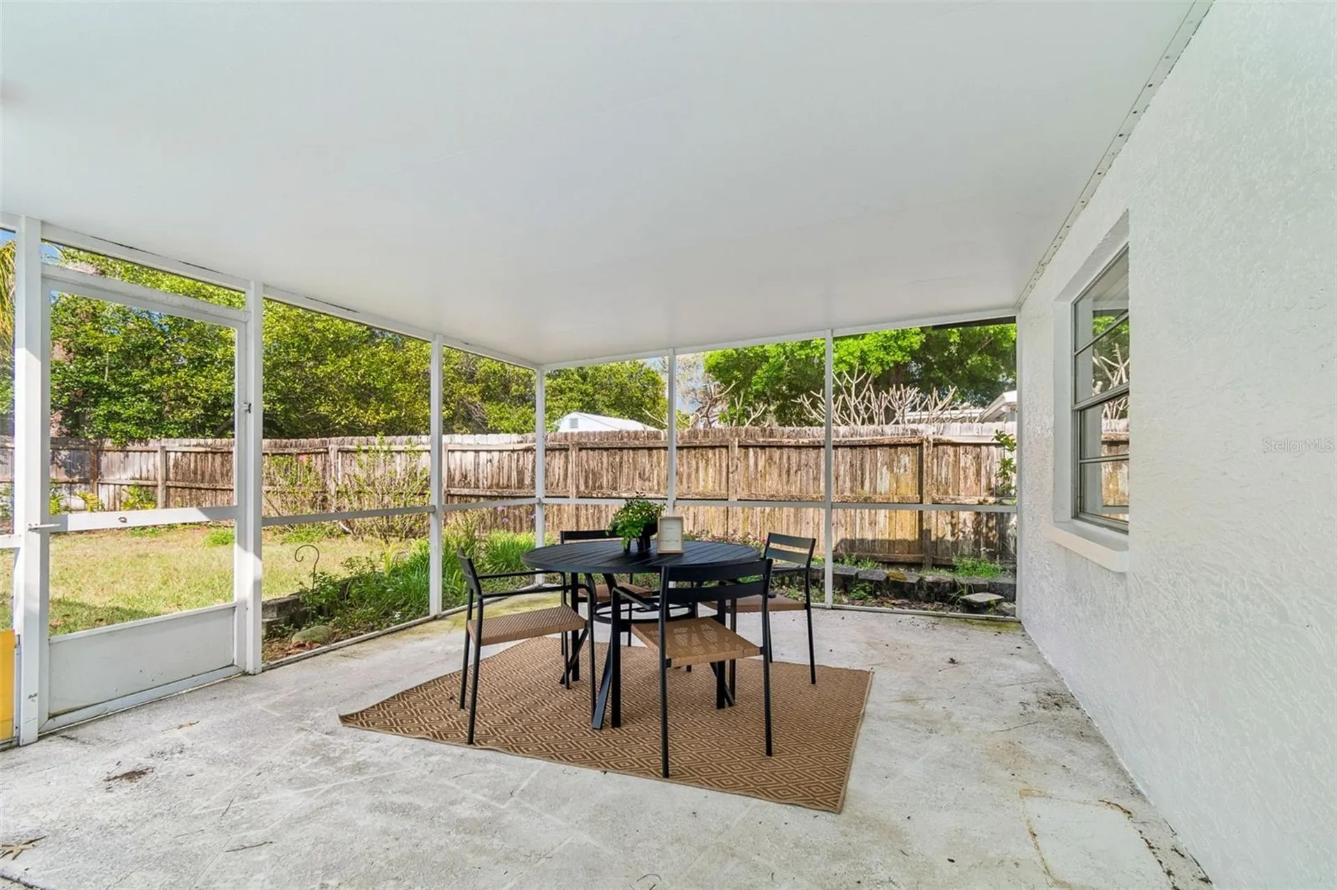 1105 E Oakwood Street Tarpon Springs FL 34689