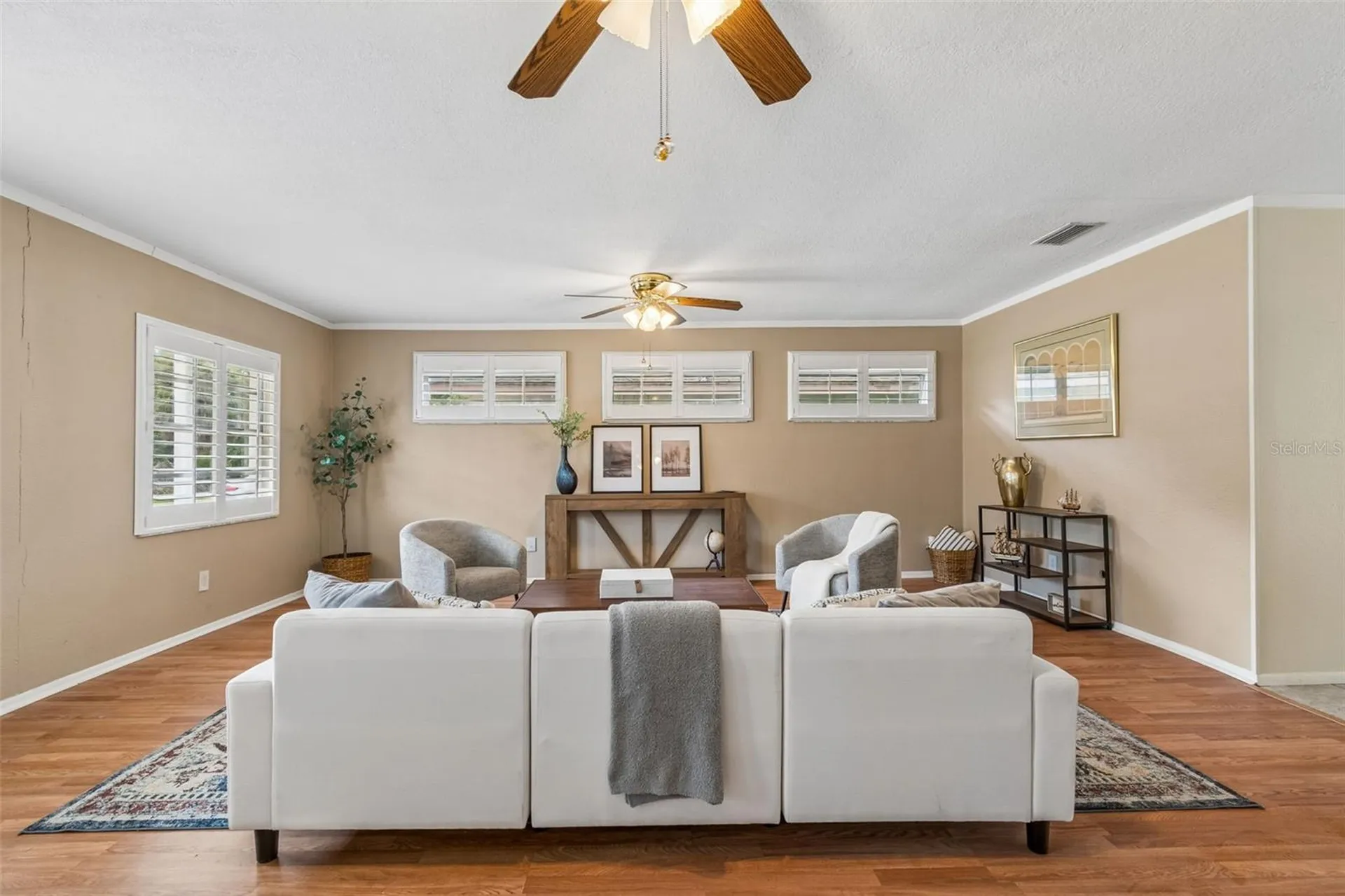 1105 E Oakwood Street Tarpon Springs FL 34689