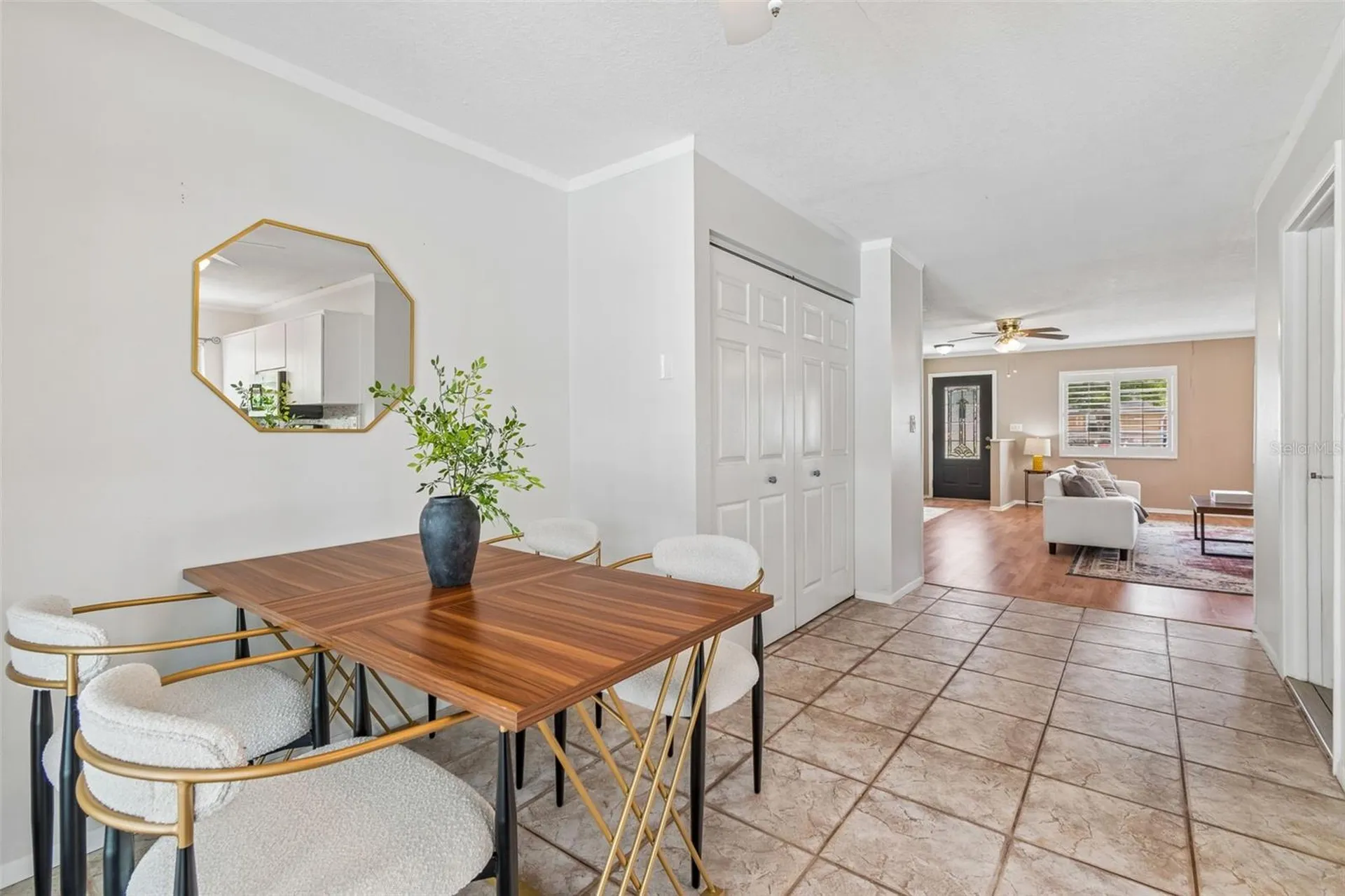 1105 E Oakwood Street Tarpon Springs FL 34689