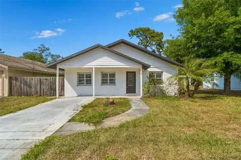 1105 E Oakwood Street Tarpon Springs FL 34689