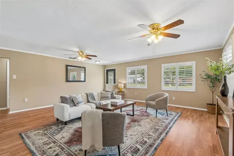 1105 E Oakwood Street Tarpon Springs FL 34689