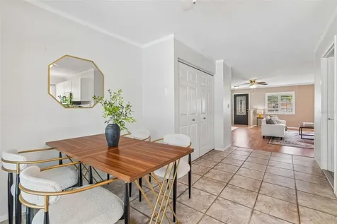 1105 E Oakwood Street Tarpon Springs FL 34689