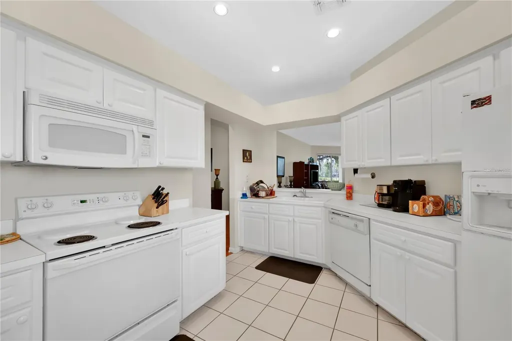 427 Enclave Place Lakeland FL 33803