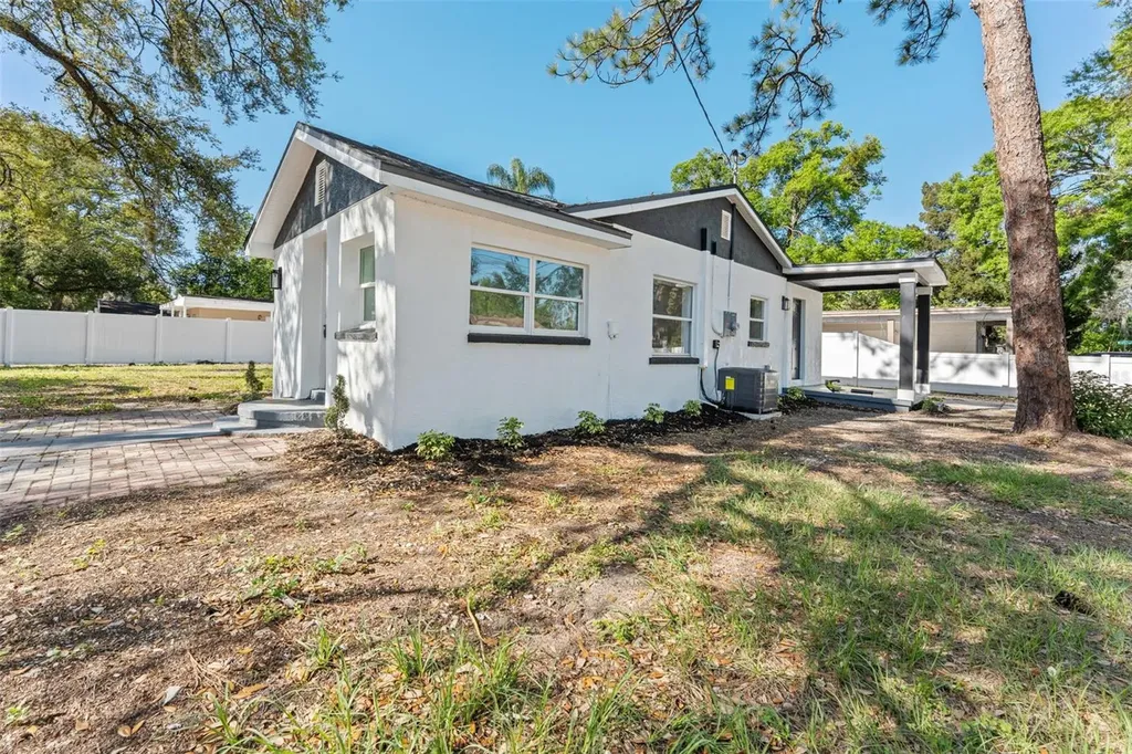 10124 N Hyacinth Avenue Tampa FL 33612