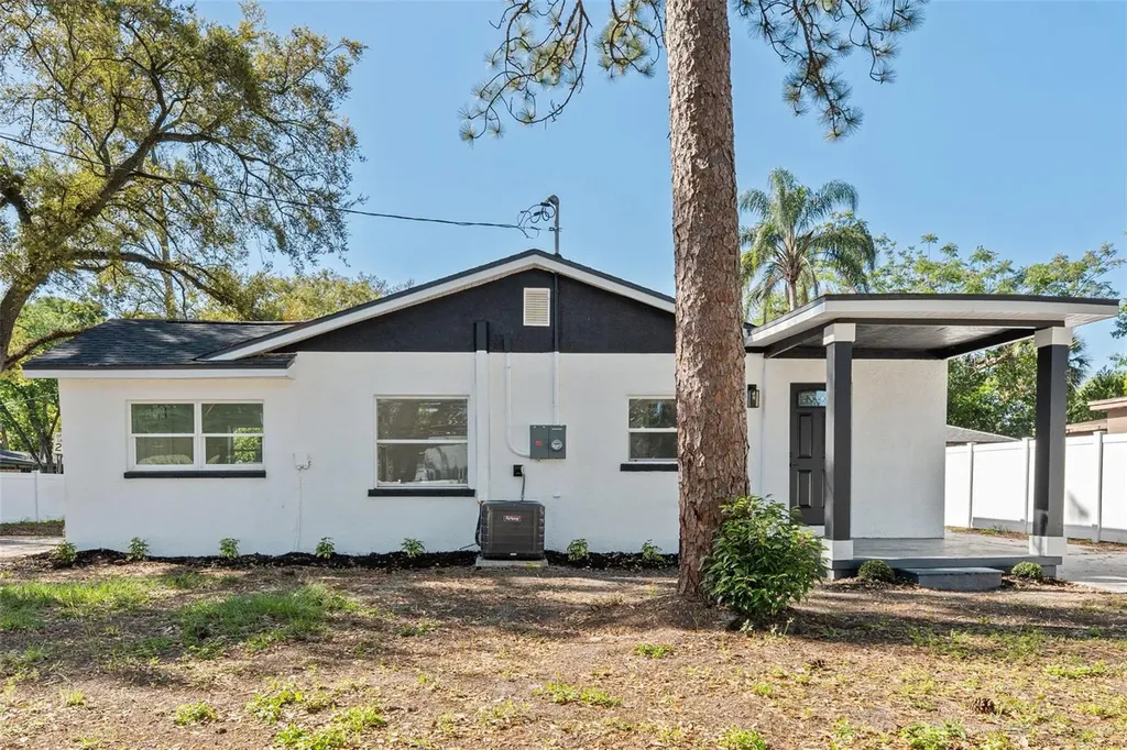10124 N Hyacinth Avenue Tampa FL 33612