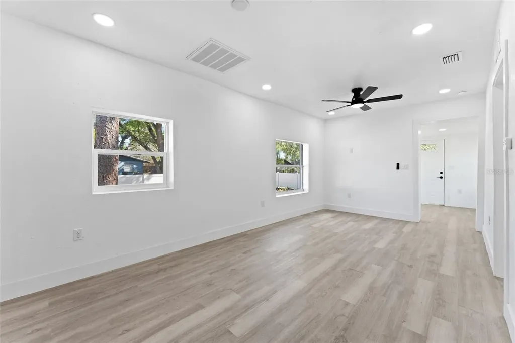 10124 N Hyacinth Avenue Tampa FL 33612