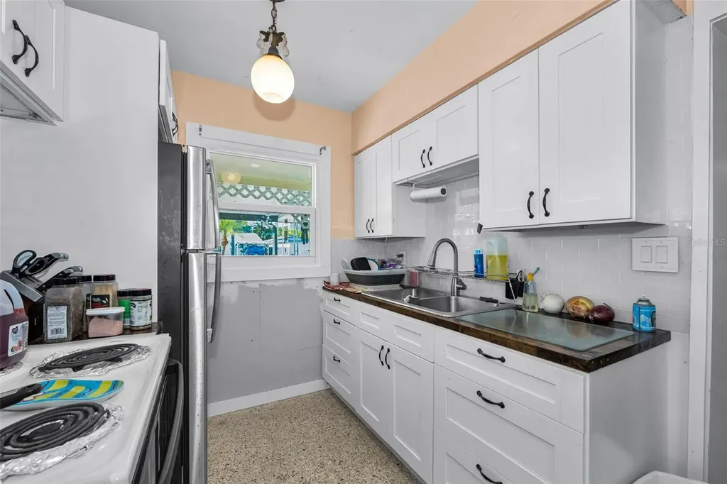 5769 Dartmouth Avenue N St Petersburg FL 33710