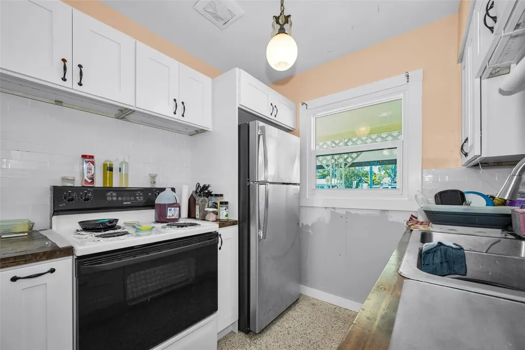 5769 Dartmouth Avenue N St Petersburg FL 33710