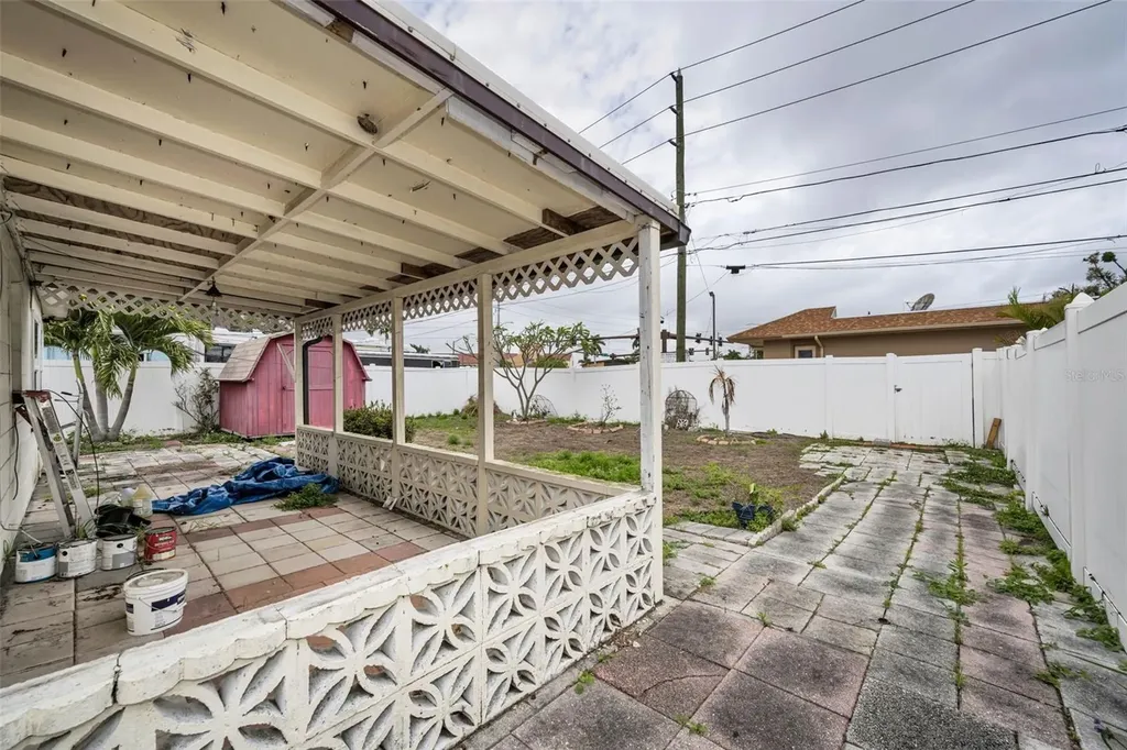 5769 Dartmouth Avenue N St Petersburg FL 33710