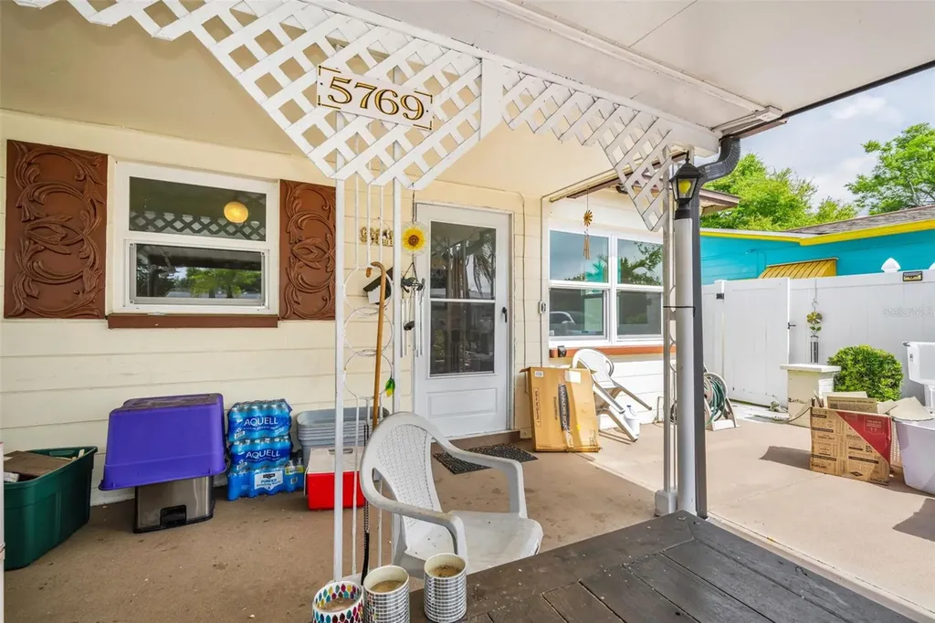 5769 Dartmouth Avenue N St Petersburg FL 33710