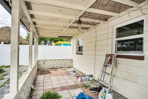 5769 Dartmouth Avenue N St Petersburg FL 33710