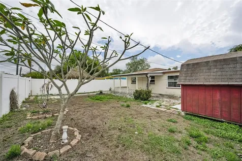 5769 Dartmouth Avenue N St Petersburg FL 33710