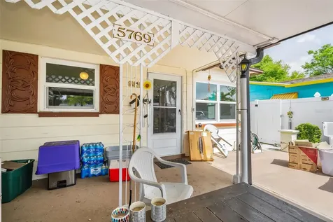 5769 Dartmouth Avenue N St Petersburg FL 33710