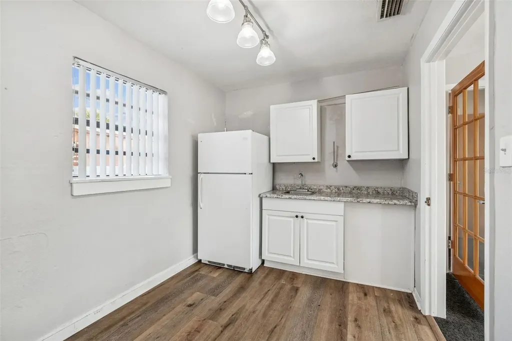 801 49th Street N St Petersburg FL 33710