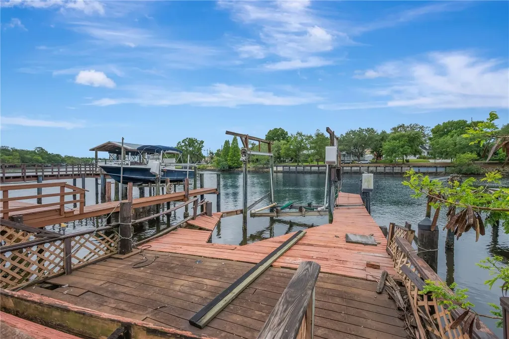 1304 W Charter Street Tampa FL 33602