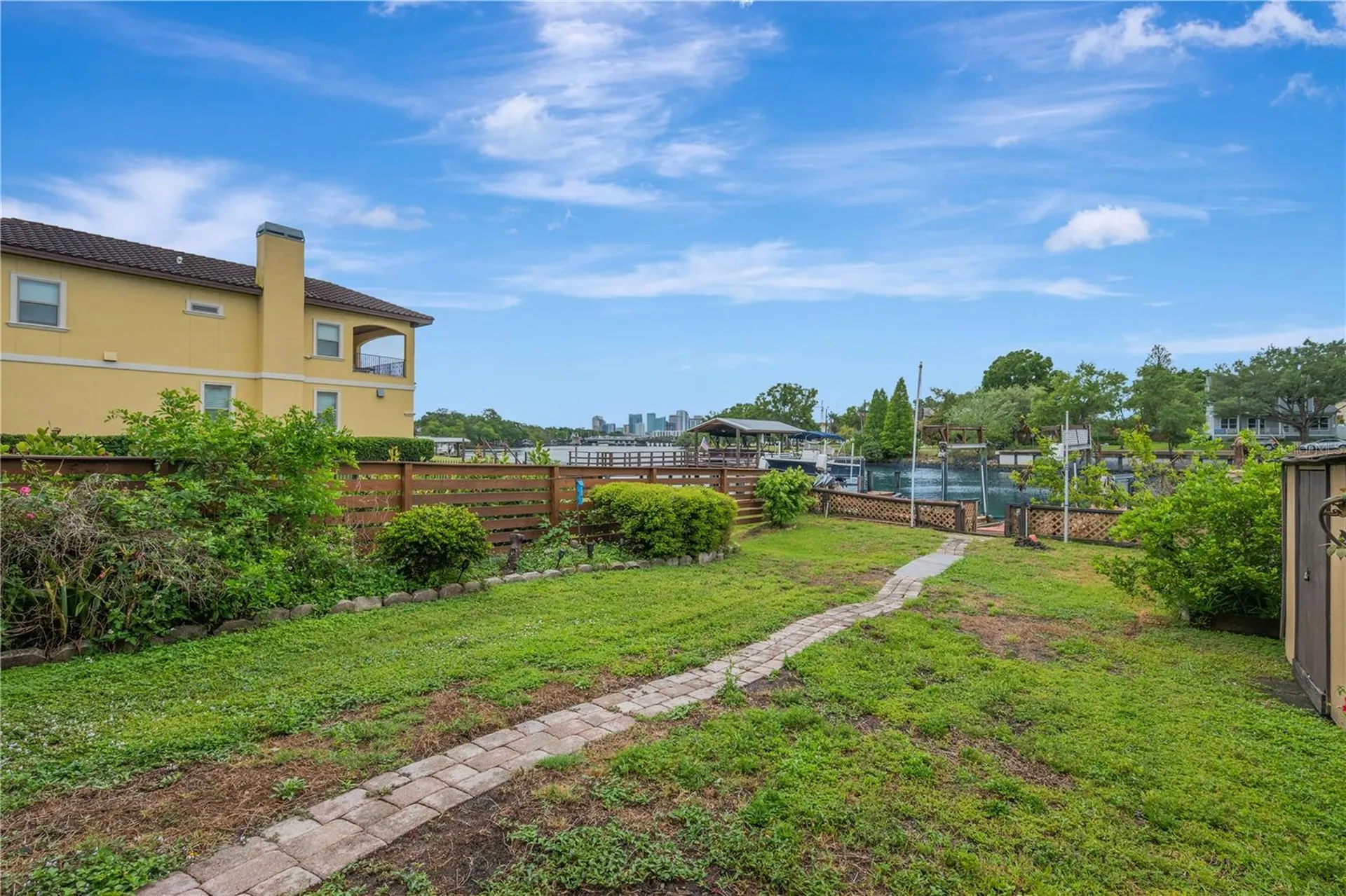 1304 W Charter Street Tampa FL 33602