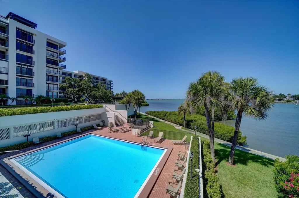 6 Belleview Boulevard Belleair FL 33756