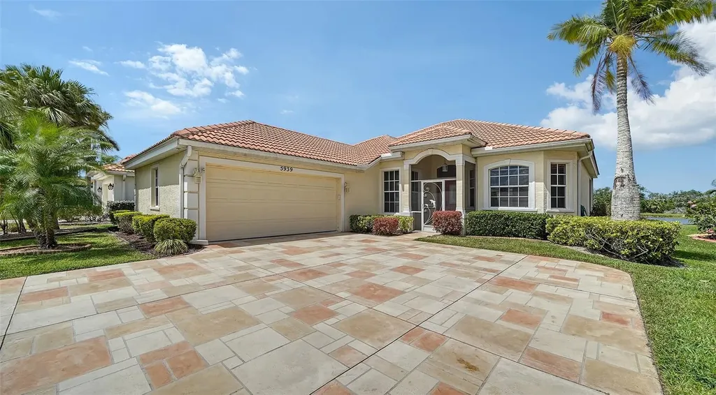 5939 Sandstone Avenue Sarasota FL 34243