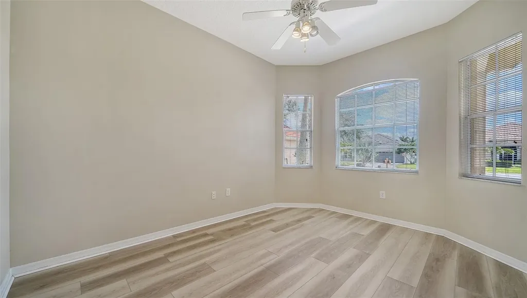 5939 Sandstone Avenue Sarasota FL 34243