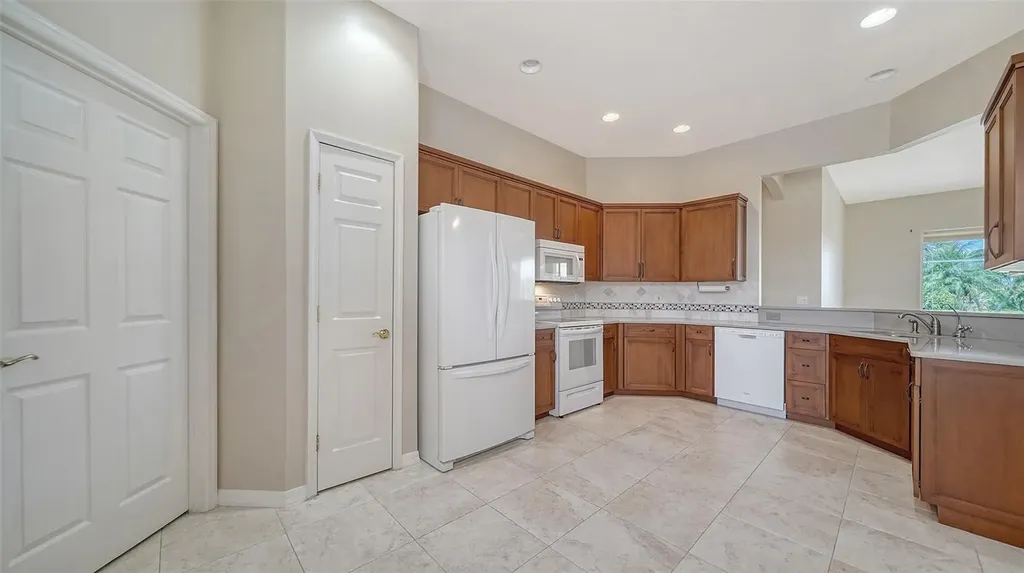 5939 Sandstone Avenue Sarasota FL 34243