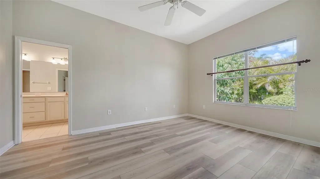 5939 Sandstone Avenue Sarasota FL 34243