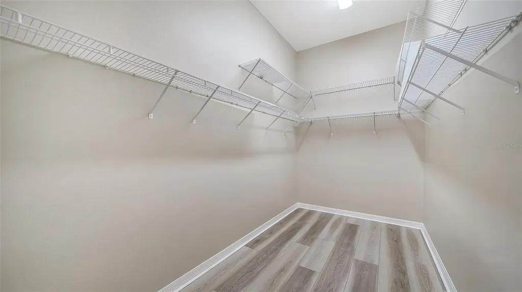5939 Sandstone Avenue Sarasota FL 34243