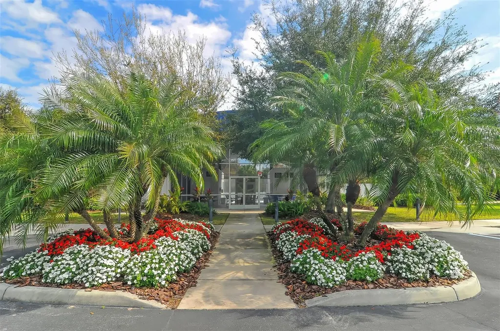 5939 Sandstone Avenue Sarasota FL 34243