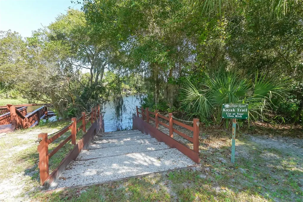 5939 Sandstone Avenue Sarasota FL 34243