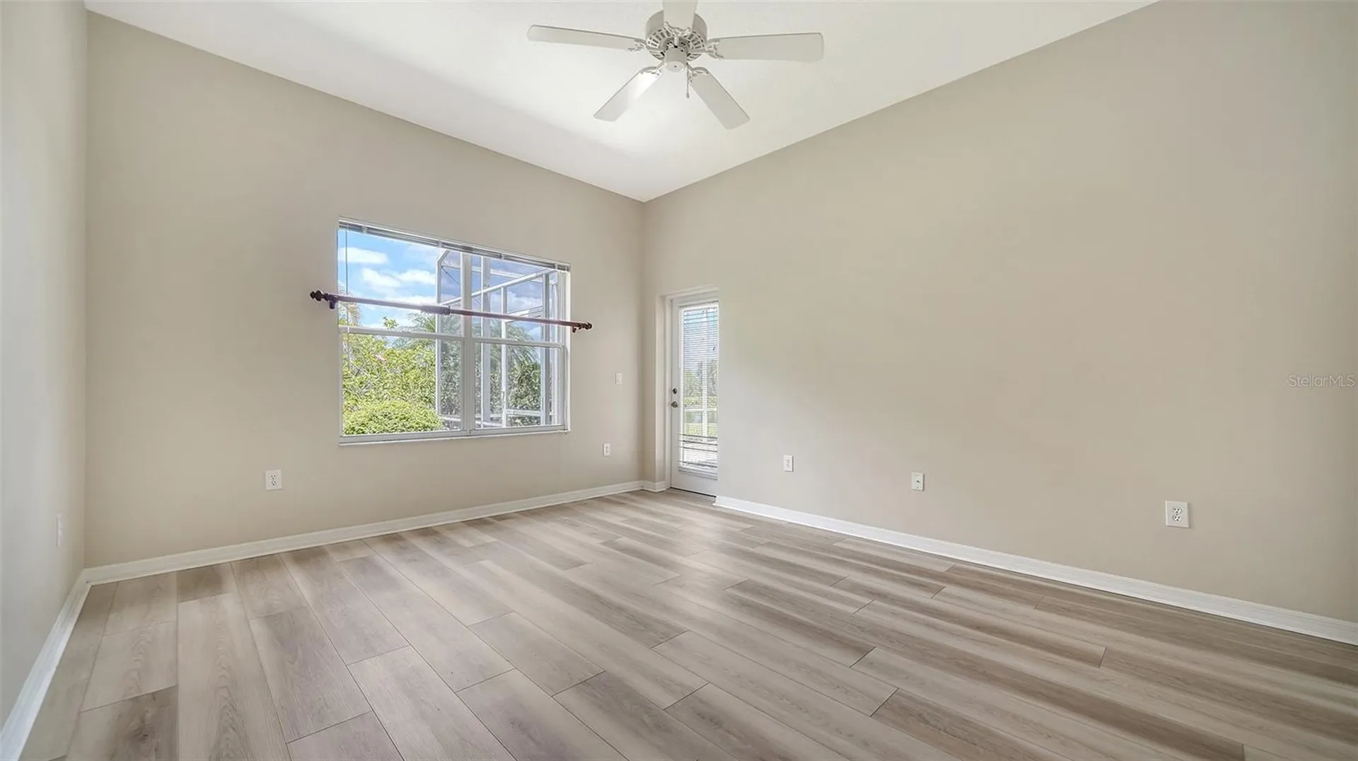 5939 Sandstone Avenue Sarasota FL 34243