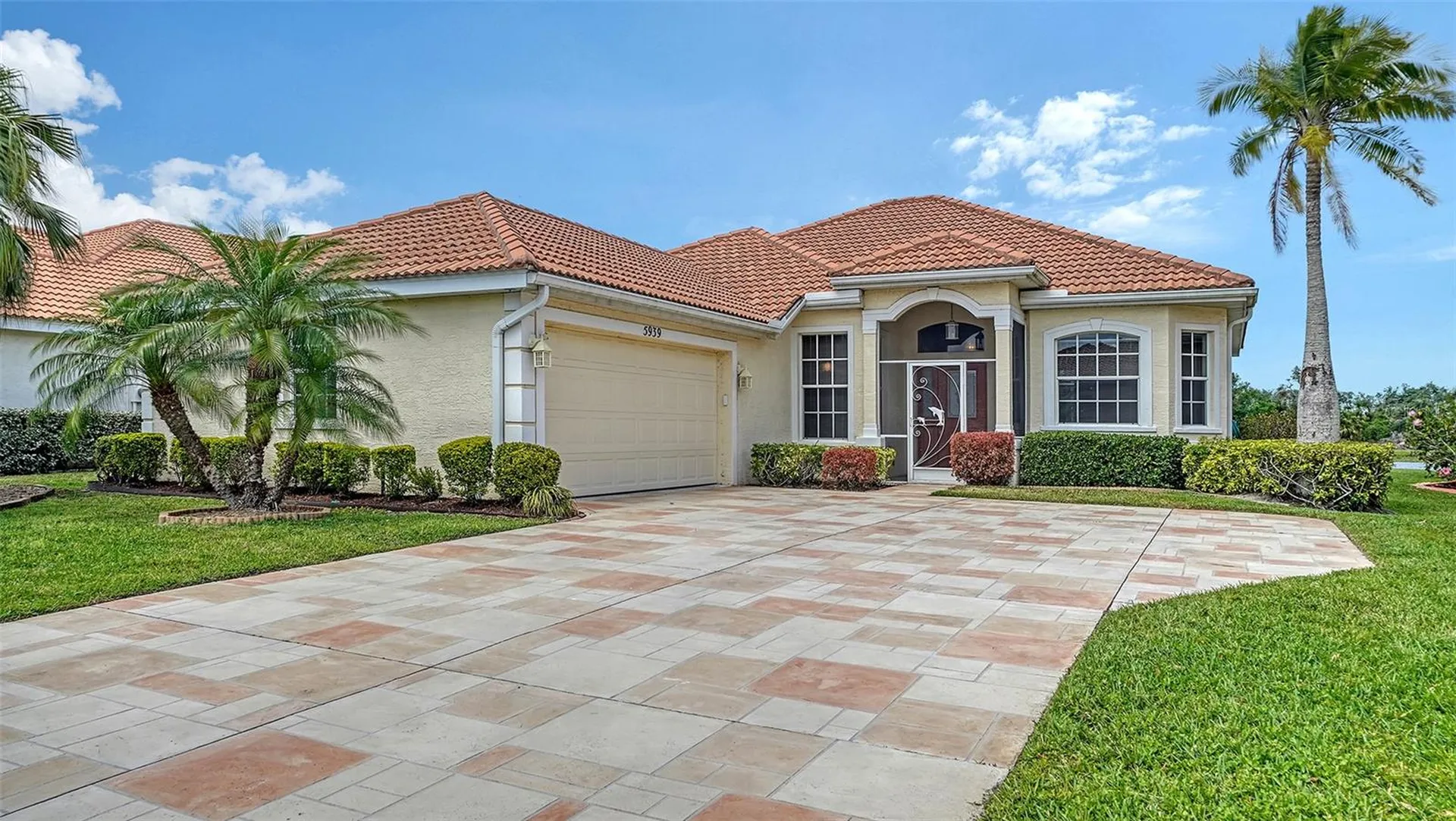 5939 Sandstone Avenue Sarasota FL 34243
