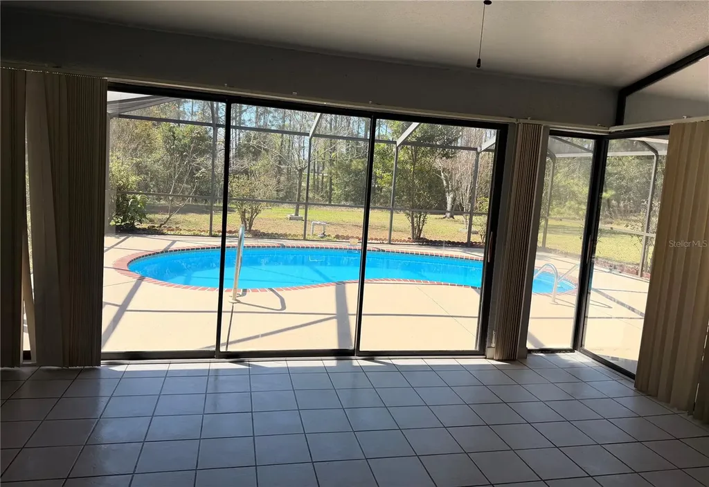 994 E Crown Of Roses Loop Inverness FL 34453