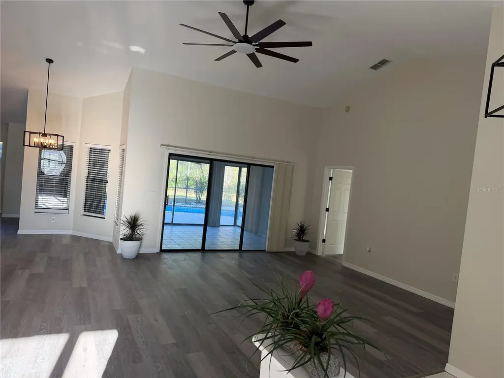 994 E Crown Of Roses Loop Inverness FL 34453