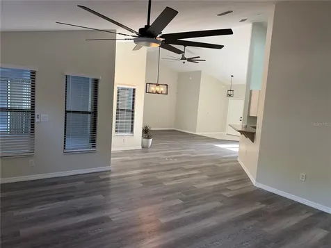 994 E Crown Of Roses Loop Inverness FL 34453