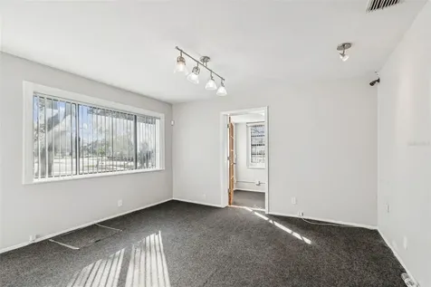 801 49th Street N St Petersburg FL 33710