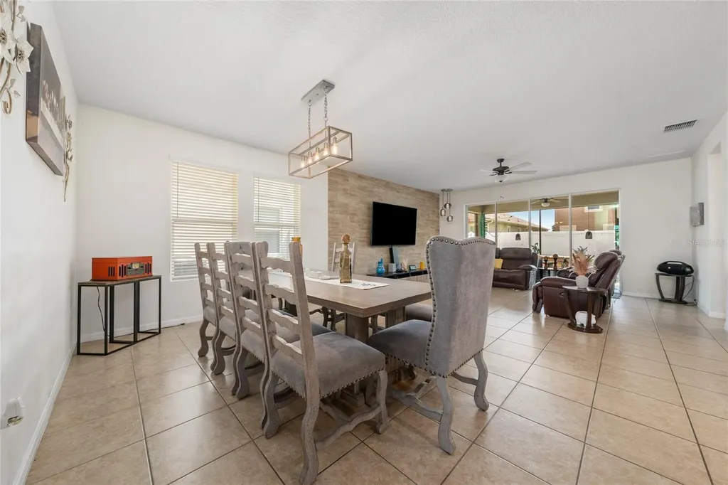 2121 Avian Loop Kissimmee FL 34741