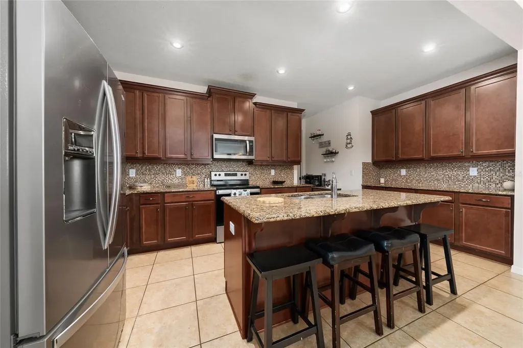 2121 Avian Loop Kissimmee FL 34741