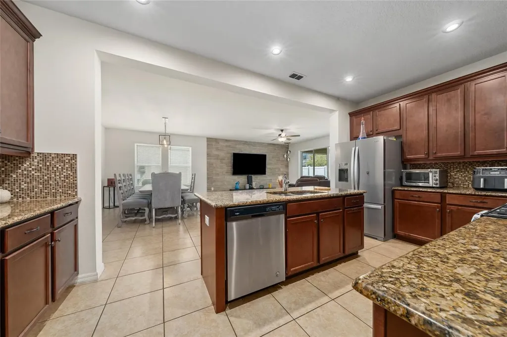 2121 Avian Loop Kissimmee FL 34741