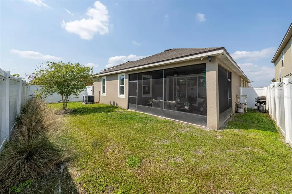 2121 Avian Loop Kissimmee FL 34741