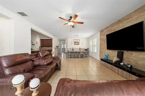 2121 Avian Loop Kissimmee FL 34741