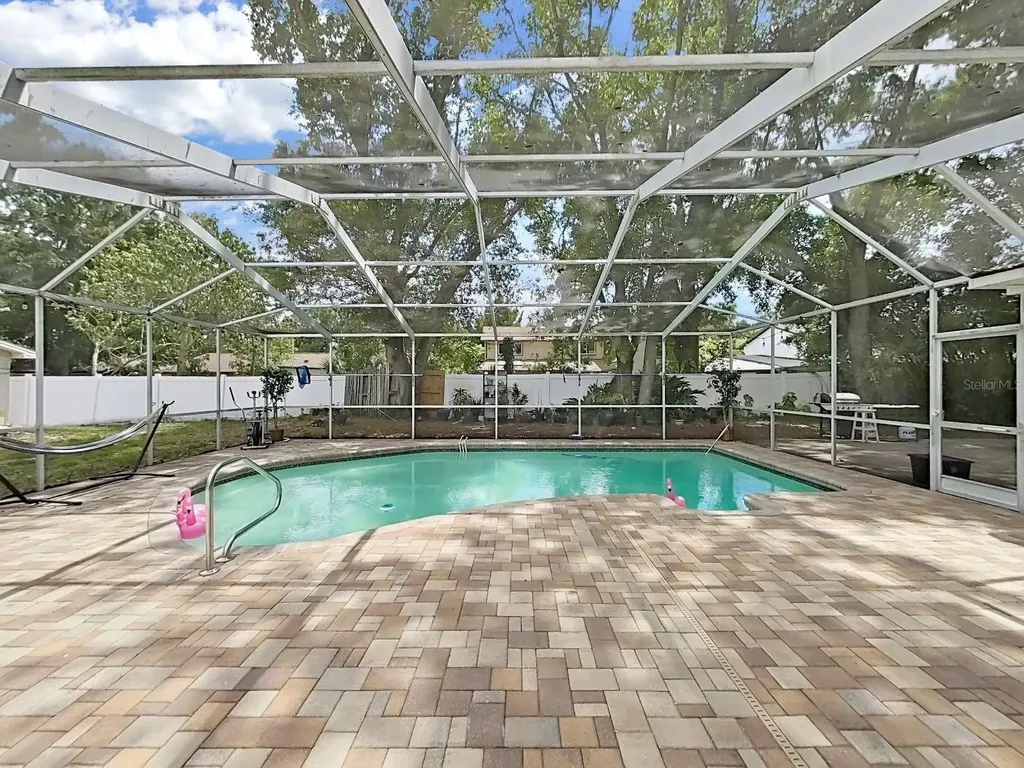 7608 Barry Road Tampa FL 33615