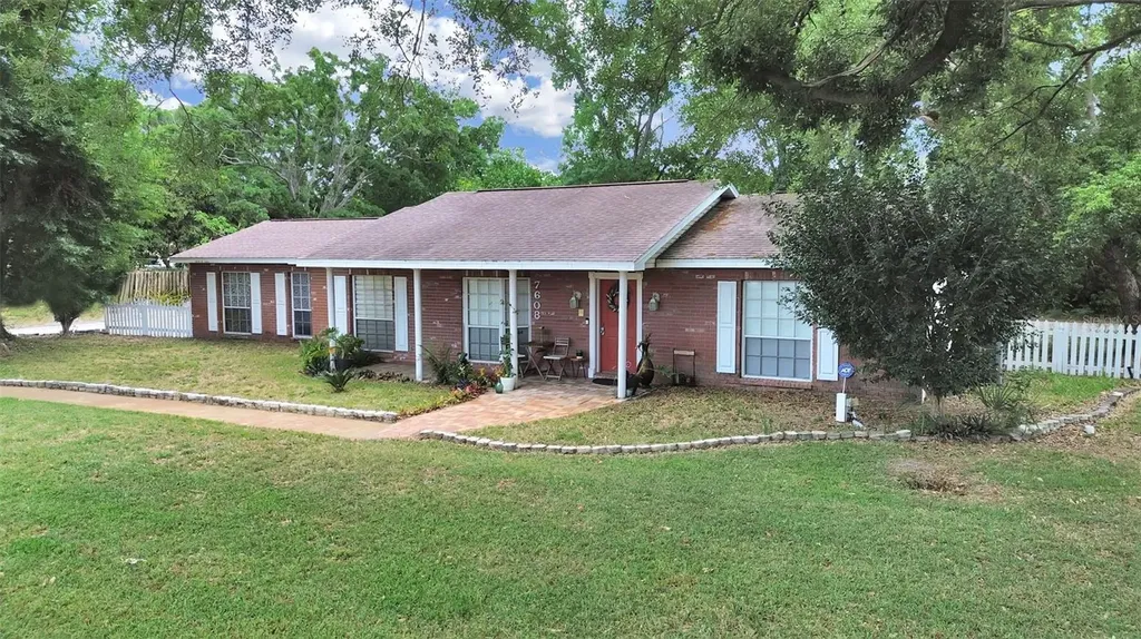 7608 Barry Road Tampa FL 33615