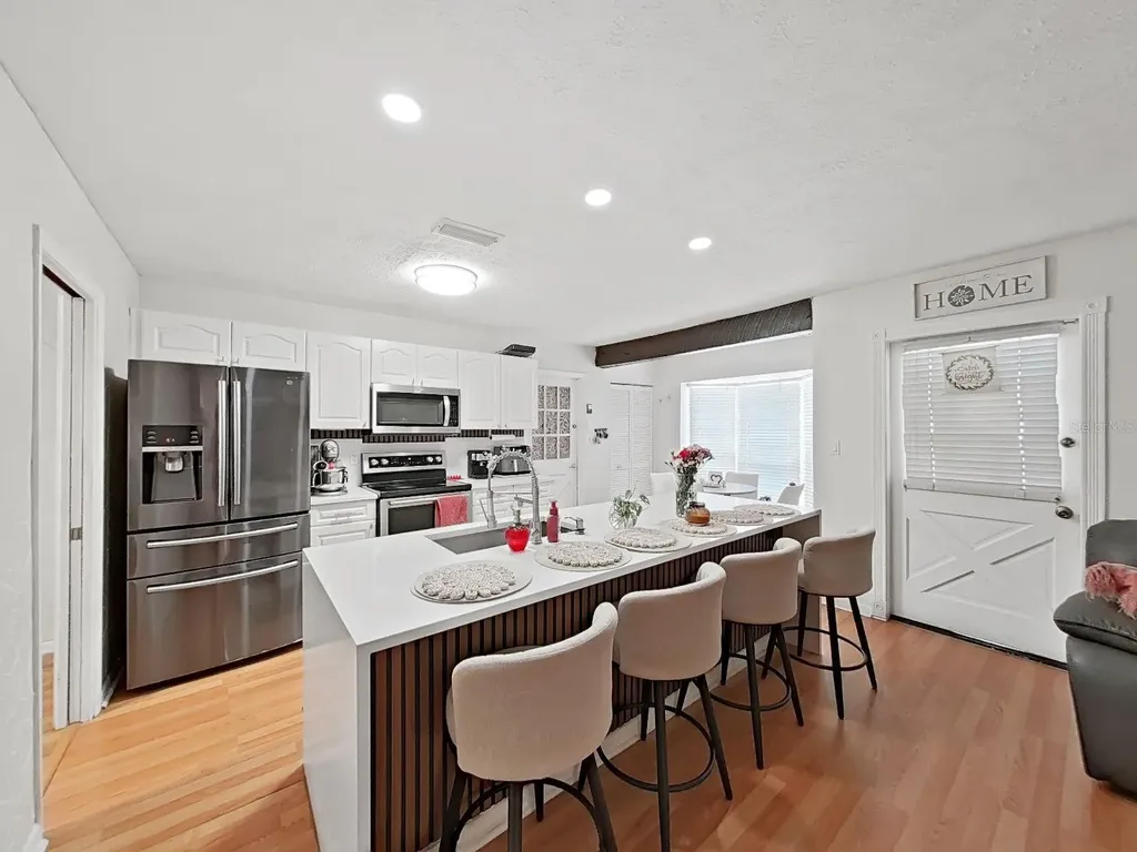 7608 Barry Road Tampa FL 33615